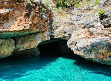 albania/vlora-coast/landmark/dafina-cave