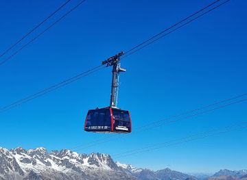 france/chamonix/landmark/compagnie-du-mont-blanc