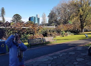 australia/melbourne/fitzroy/landmark/cooks-cottage
