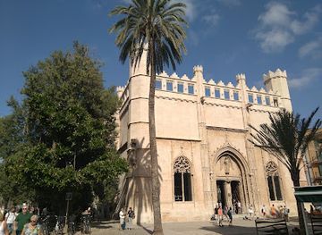 spain/palma-de-mallorca/la-lonja/landmark/llotja-de-palma