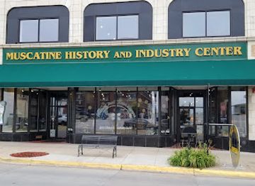 illinois/quad-cities/landmark/the-national-pearl-button-museum-the-history-and-industry-center