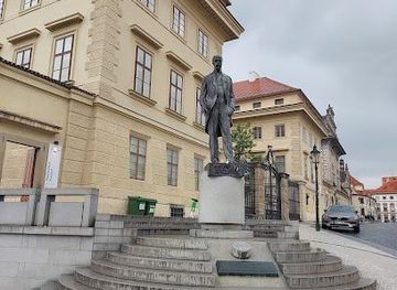 czechia/prague/landmark/statue-of-tomas-garrigue-masaryk-prague