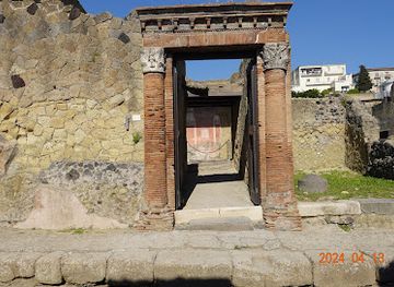 italy/herculaneum/landmark/casa-sannitica