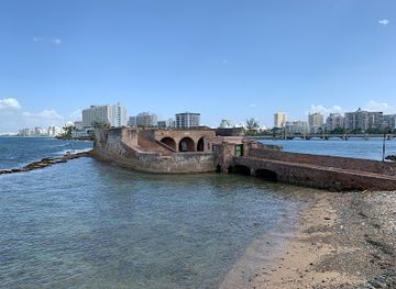 puerto-rico/bayamon-region/landmark/fortin-de-san-jeronimo-del-boqueron