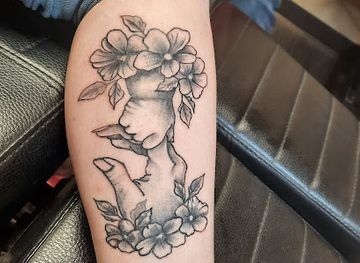 nebraska/north-platte/landmark/laughing-buddha-body-art