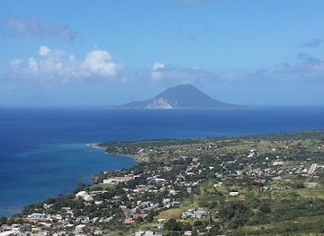 saint-kitts-and-nevis/saddle-hill/landmark/st-kitts-nevis-independence-square
