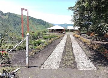 ecuador/andean-highlands/landmark/columpio-vuelo-de-la-libertad