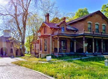 iowa/eastern-iowa/landmark/the-granger-house-victorian-museum
