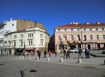 lithuania/vilnius/old-town/landmark/gate-of-dawn
