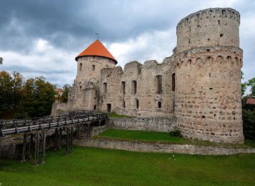 latvia/cesis/landmark/cesis-castle-park