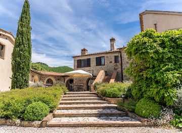 italy/val-d-orcia/landmark/podere-val-d-orcia-resort-tuscany-equestrian