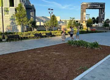 louisiana/new-orleans/landmark/bernardo-de-galvez-monument