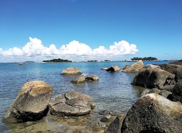 indonesia/bangka-belitung-islands/landmark/pantai-penyusuk