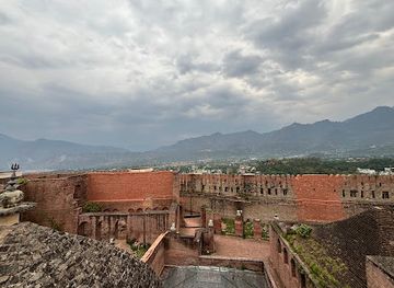 india/jammu/landmark/bhimgarh-fort