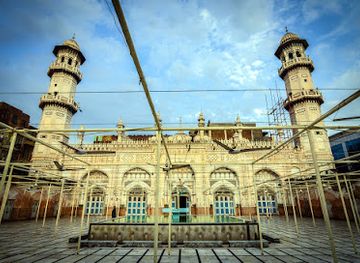 pakistan/khyber-pakhtunkhwa/landmark/mahabat-khan-mosque