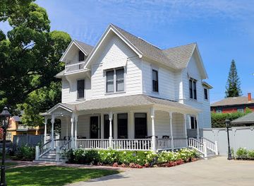 california/orange-county/landmark/c-z-culver-house