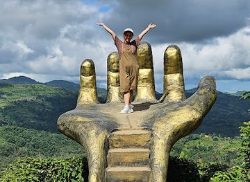 philippines/visayas/landmark/sirao-garden