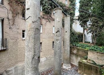 spain/seville/landmark/columnas-romanas