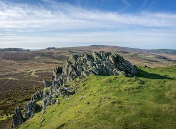 united-kingdom/pembrokeshire-coast-national-park/landmark/foel-drygarn-hill-fort