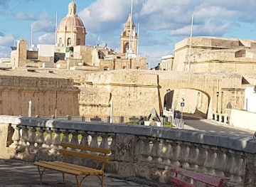 malta/valletta/landmark/freedom-day-monument