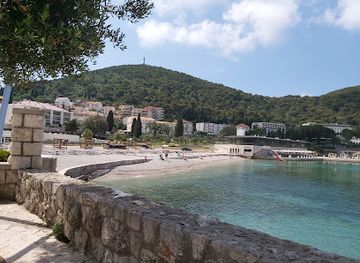croatia/dubrovnik/lapad/landmark/uvala-lapad-beach