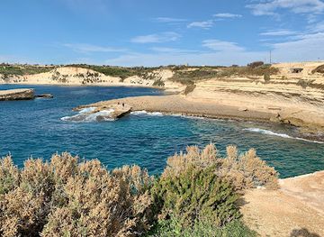malta/marsaxlokk/landmark/ta-kalanka-sea-cave