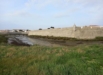 portugal/peniche/landmark/portoes-de-peniche-de-cima