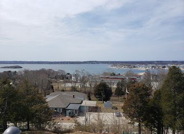 rhode-island/east-bay/landmark/fort-barton-and-ft-barton-woods