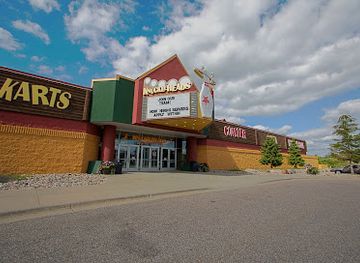 wisconsin/wisconsin-dells/landmark/knuckleheads-trampoline-park-rides-bowling