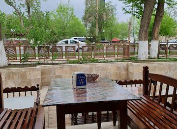 uzbekistan/bukhara-region/landmark/bolo-khauz