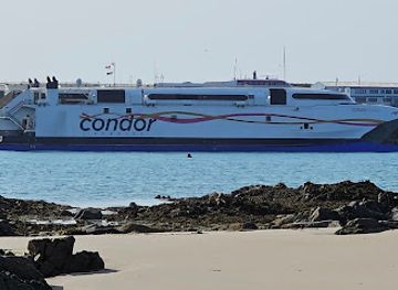 guernsey/perelle-bay/landmark/condor-ferries