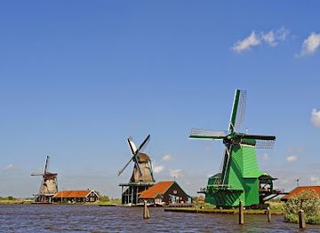 netherlands/zaanstreek/landmark/wooden-shoe-workshop-of-zaanse-schans