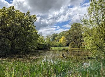 united-kingdom/cheshire/landmark/grappenhall-heys-walled-garden