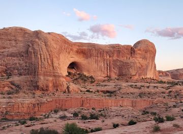 utah/moab/landmark/bowtie-arch