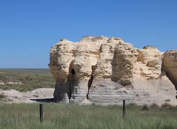 kansas/monument-rocks/landmark/little-pyramids