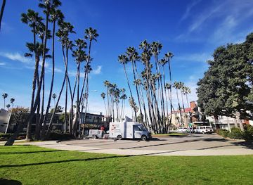 california/long-beach/naples/landmark/overlook-park-naples-plaza