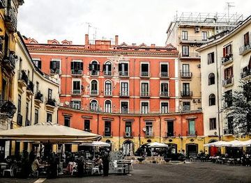 italy/campania/landmark/piazza-gioia-flavio