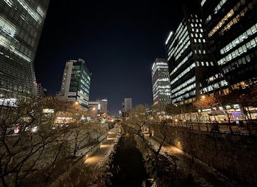 south-korea/seoul/landmark/hanwha-bulkkot-gil