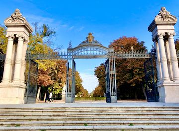 spain/castile-la-mancha/landmark/spain-gate