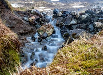 iceland/reykjanes-peninsula/landmark/reykjadalur-hot-spring-thermal-river