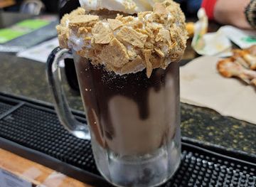 iowa/fort-dodge/landmark/wahlburgers-hy-vee