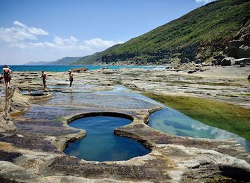 australia/central-west/landmark/figure-eight-pools