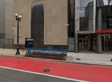 illinois/chicago/landmark/richard-j-daley-plaza-fountain