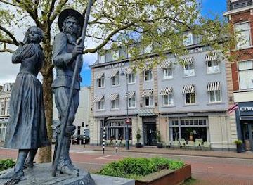 netherlands/delft/landmark/standbeeld-kenau-en-ripperda