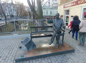 poland/kielce/landmark/laweczka-jana-karskiego