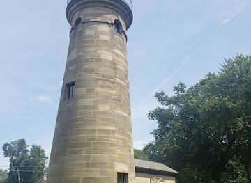 pennsylvania/northwestern-pennsylvania/landmark/erie-land-lighthouse