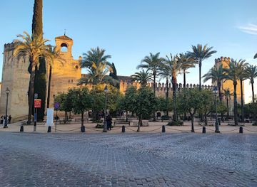 spain/cordoba/landmark/monumento-a-los-enamorados