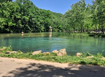 missouri/lebanon/landmark/bennett-spring-state-park