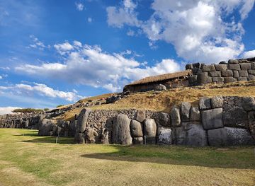 peru/cusco/san-pedro/landmark/saqsaywaman
