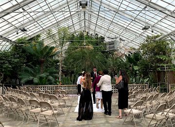 indiana/south-bend/river-park/landmark/potawatomi-conservatories